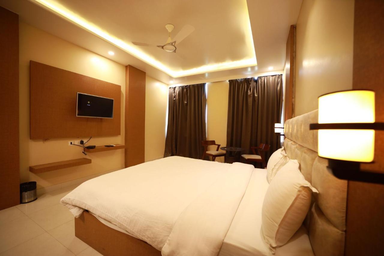 Hotel Neerja Inn ジャイプール エクステリア 写真