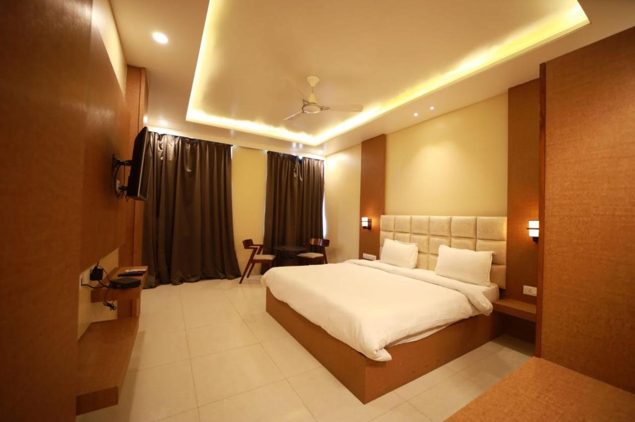 Hotel Neerja Inn ジャイプール エクステリア 写真