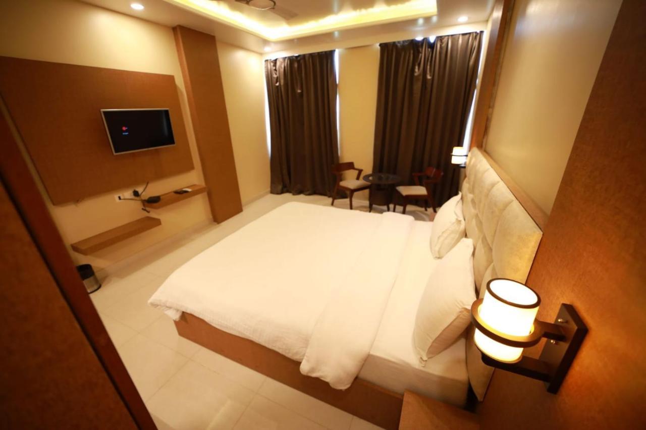Hotel Neerja Inn ジャイプール エクステリア 写真